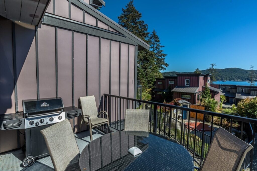 Sooke Harbour Townhouse