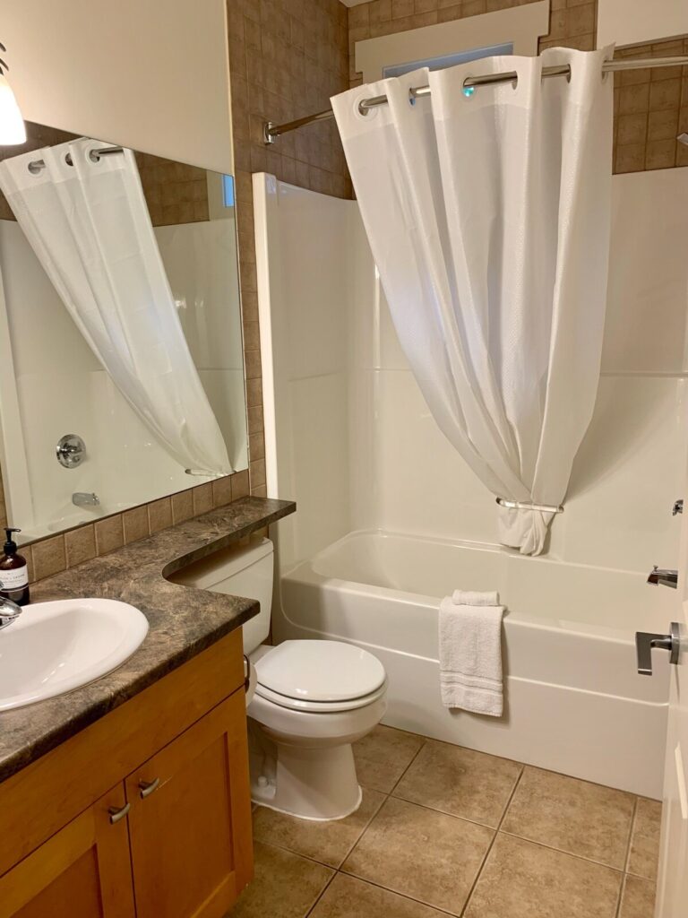 Sooke Harbour Hideaway