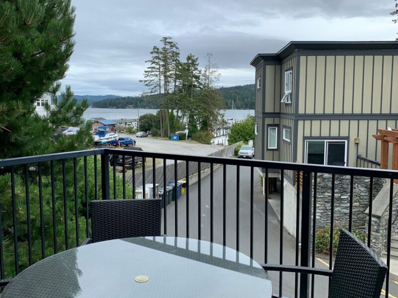 Sooke Harbour Hideaway