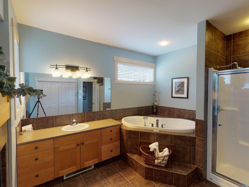 Sooke Harbour Penthouse
