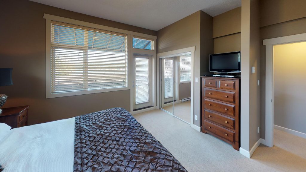 Sooke Harbour Penthouse