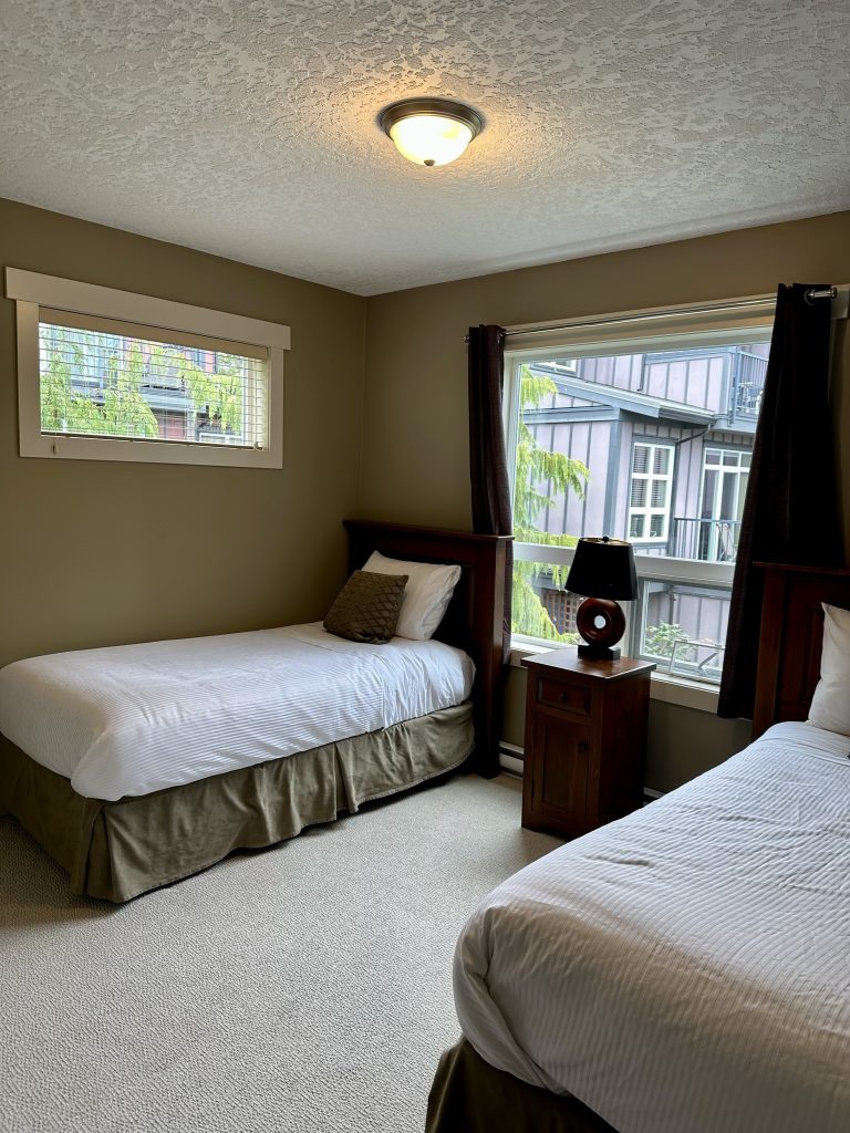 Sheringham Townhouse - Sooke