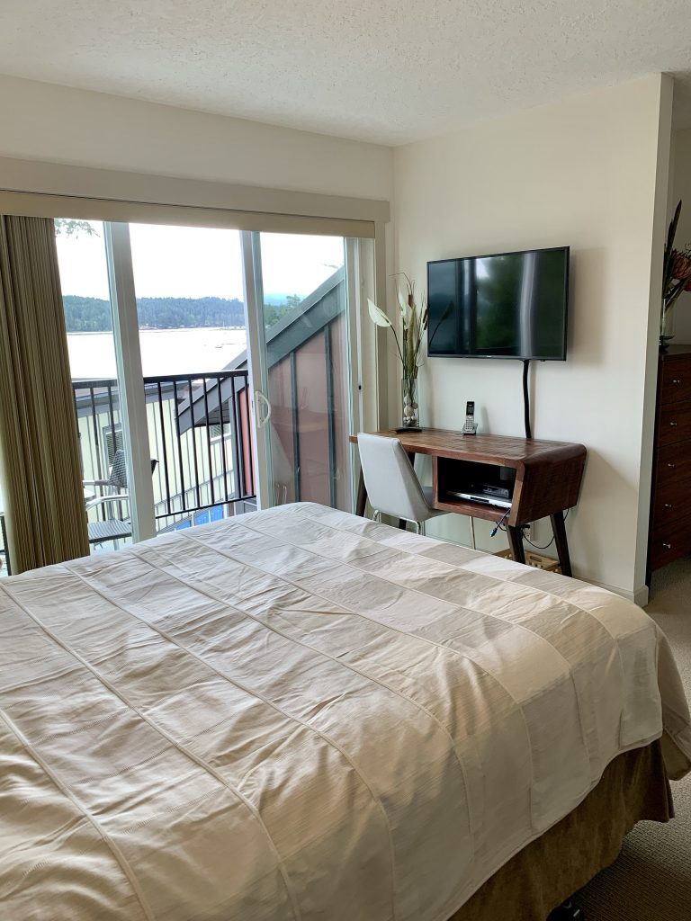 Sooke Harbour Hideaway