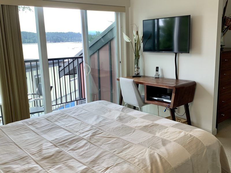 Sooke Harbour Hideaway
